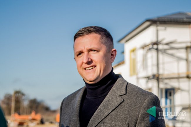 Андрій Разумовський, представник підрядника