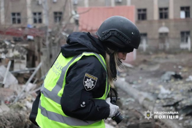 МВС показало моторошні фото наслідків обстрілу Харкова