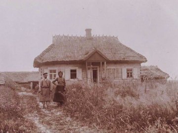 Мешканці волинського села на фото 1916 року