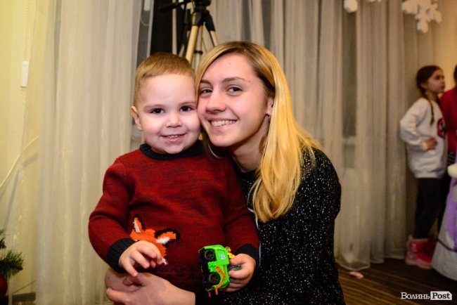 «Головне – нас не забувають»: компанія «СКФ Україна» влаштувала для дітей загиблих воїнів новорічну казку. ФОТО*