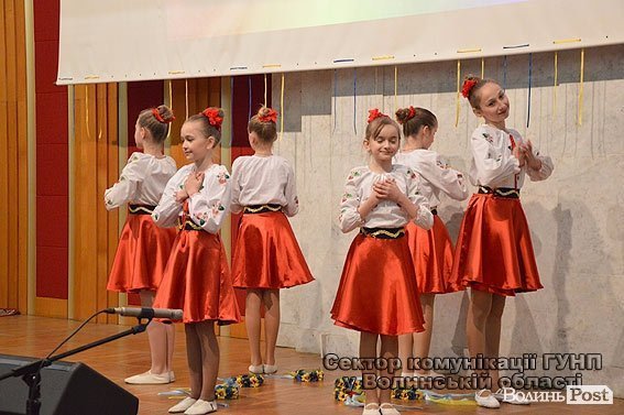 Для луцьких поліцейських влаштували концерт. ФОТО