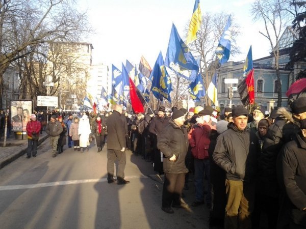 У Києві під Радою - дві сотні Волинської самооборони. ФОТО