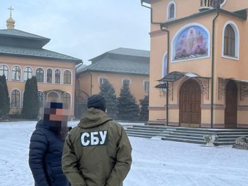 СБУ обшукує 19 храмів УПЦ МП. ФОТО