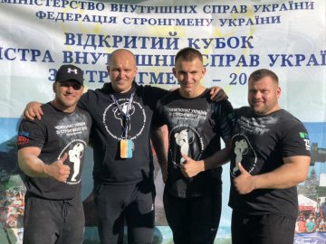 Волинські стронгмени дебютували на національних змаганнях. ФОТО