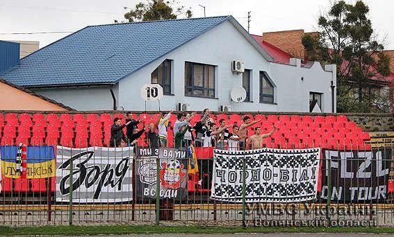 Матч «Волині» охороняла майже сотня міліціонерів. ФОТО