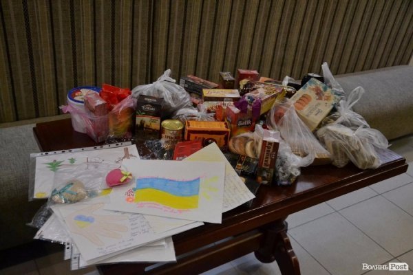 У Луцьку наліпили 10 відер вареників на Схід