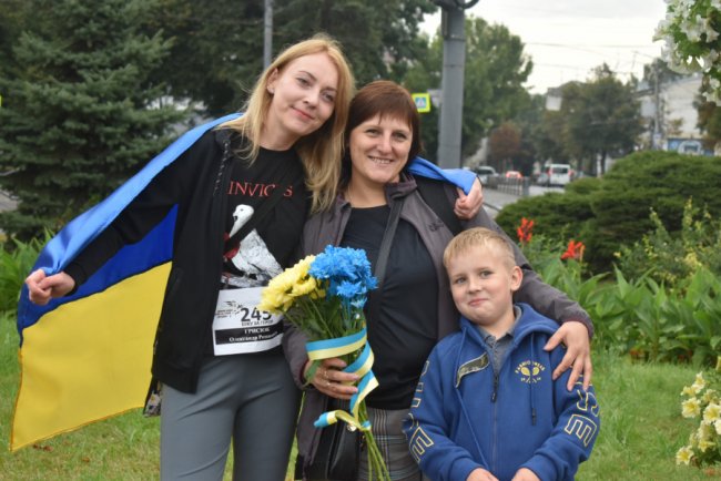 Бігли сотні лучан: відбувся  забіг у пам'ять про Героїв України. ФОТО