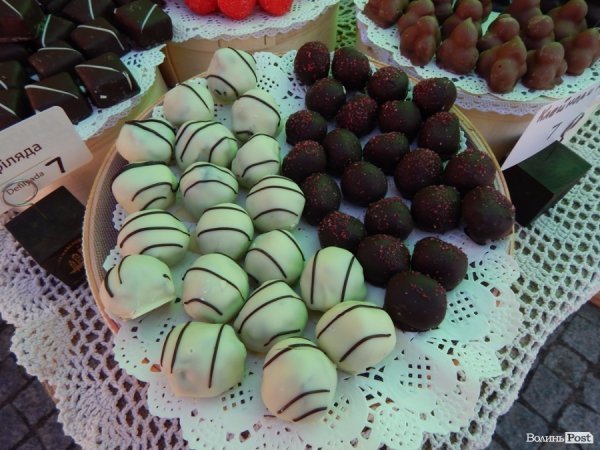 У Луцьку стартував перший фестиваль вуличної їжі «Lutsk Food Fest». ФОТО