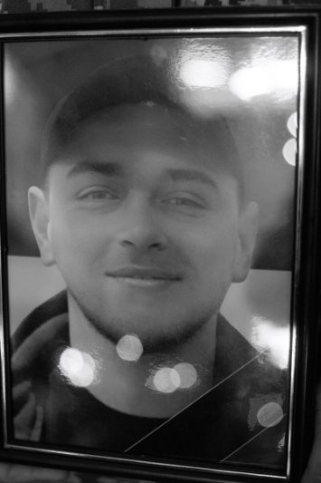 У Луцькій громаді попрощалися із захисниками України Артемом Одінцовим та Олександром Бортніком