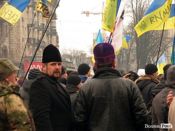 Ті, хто нас оберігає: чоловіки Майдану. НОТАТКИ ОЧЕВИДЦЯ. ФОТО