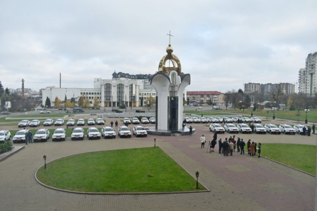 Сільська медицина Волині поповнилася 40 новими позашляховиками. ФОТО