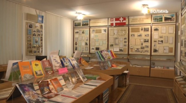 Показали перші робочі дні лучанина, який першим в Україні з синдромом Дауна здобув вищу освіту. ВІДЕО