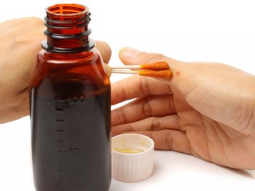 В Україні заборонили популярний антисептик та ліки від застуди