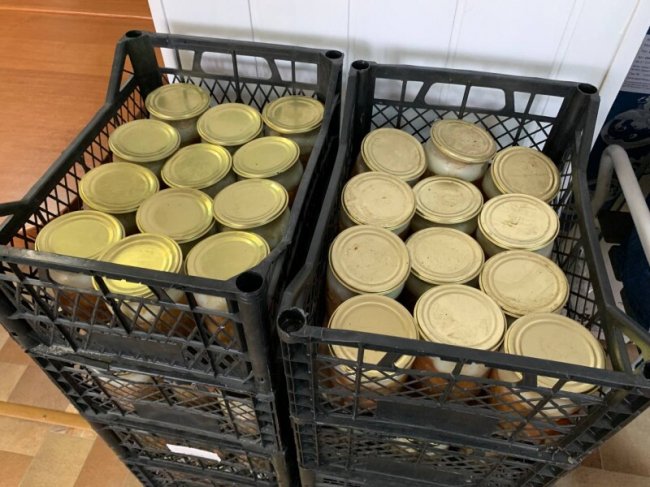 У Луцьку видають продовольчу допомогу від ООН. ФОТО