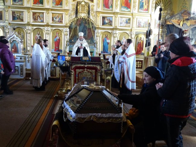 Навколішки проводжала уся громада: на Волині попрощалися із полеглим за Україну воїном