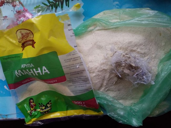 Волинянка у пачці манки знайшла мишу і сміття. ФОТО