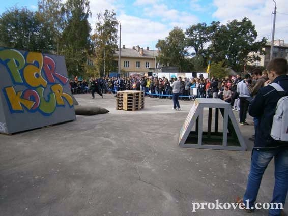 Майданчик для екстремальних видів спорту у Ковелі перетворився на купу сміття. ФОТО