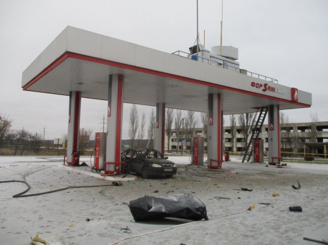 Під Сумами на заправці вибухнуло авто: постраждало 2 людей