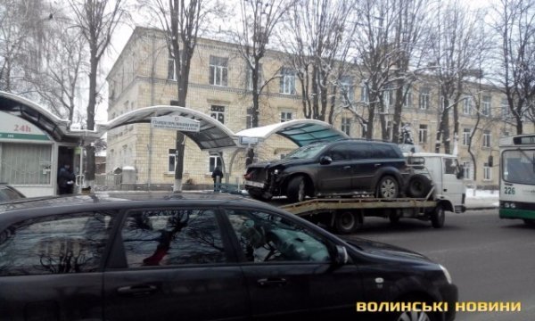 У Луцьку не розминулися позашляховик та мінівен