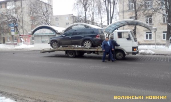 У Луцьку не розминулися позашляховик та мінівен