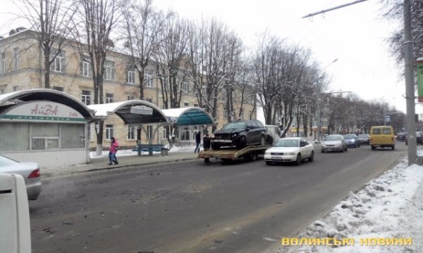 У Луцьку не розминулися позашляховик та мінівен