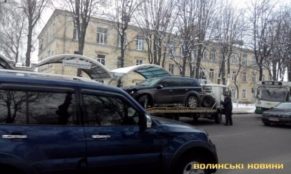 У Луцьку не розминулися позашляховик та мінівен