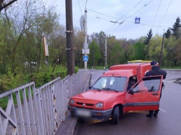 У Луцьку небайдужий чоловік допоміг затримати п'яного водія, який мало не скоїв аварію
