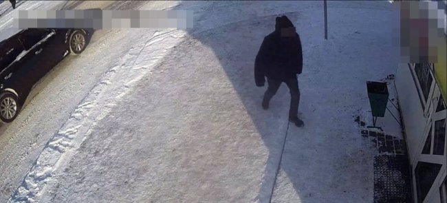 Схопив і побіг: у Володимирі знову викрали скриньку з пожертвами для хворих