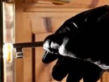 Залишили ключ під ковриком: на Волині обікрали будинок