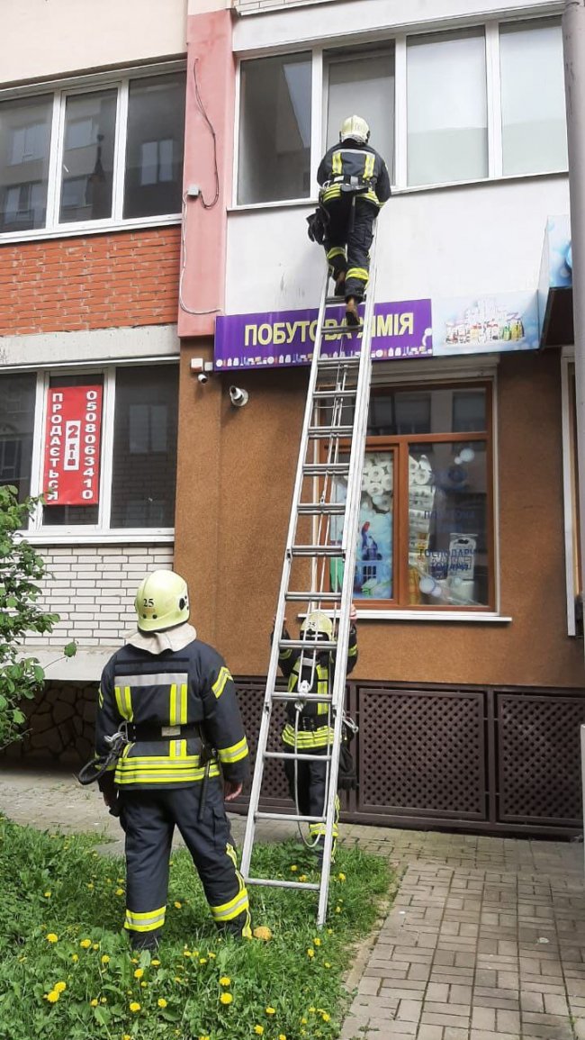 У замкненій квартирі в Луцьку знайшли труп
