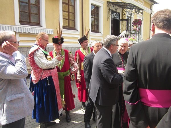 У луцькому ресторані за обід президента Польщі платили готівкою. ДОКУМЕНТ