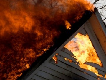 На Волині горіли три господарські споруди. ФОТО