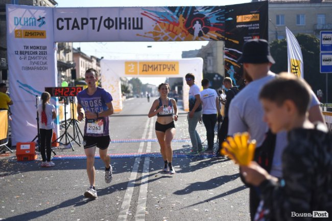 «Бойовий» настрій і віра в себе: як команда «КроШу» підкорювала шостий «Дмитрук Лучеськ Півмарафон». ФОТО*