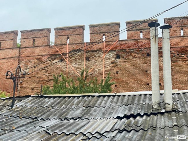 У Луцькому замку обсипаються стіни: що з цим планують робити?