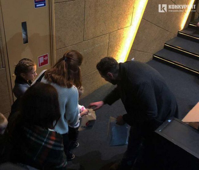 Театральна вистава та подарунки: у Луцьку влаштували свято дітям атовців