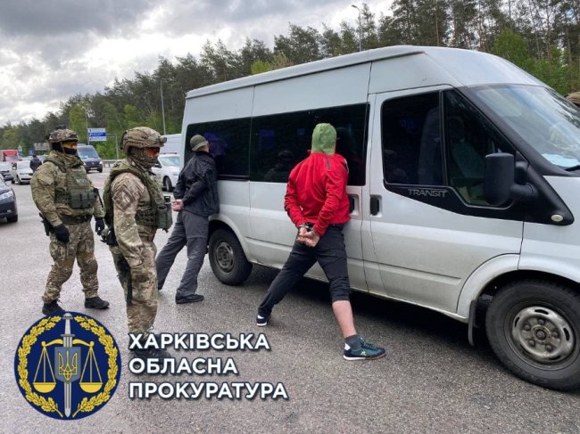 Зв'язали і катували праскою: у Харкові троє чоловіків, серед них – лучанин, пограбували жінку. ФОТО