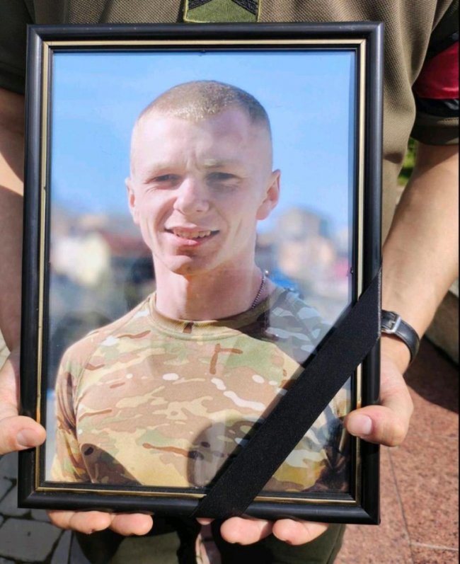 Сьогодні на Волині попрощались із 21-річним Героєм Дмитром Швецем