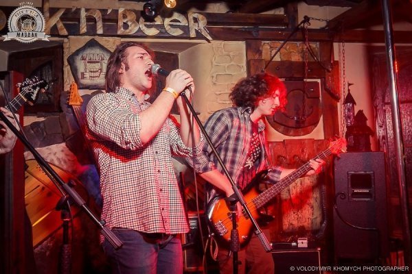 «Свято панк-року» в луцькому клубі. ФОТО