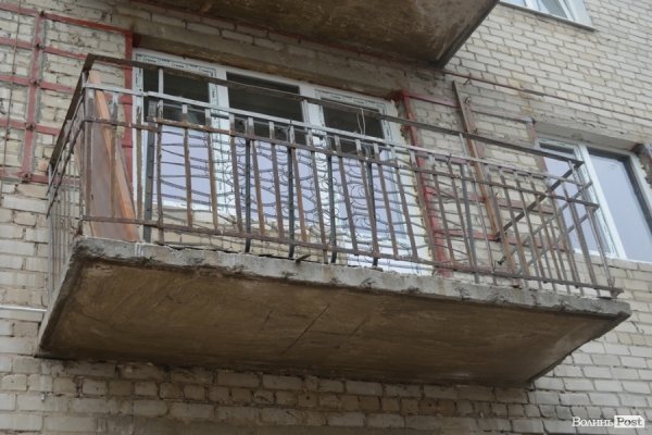 Будинок з обвалом «ліплять до купи», а він «розлазиться», – мешканці. ФОТО