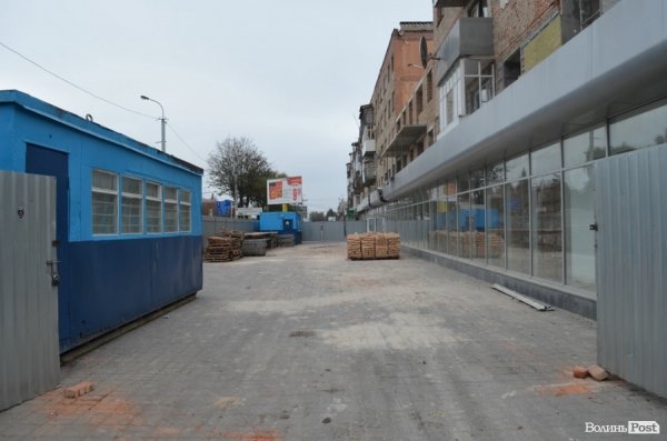 Будинок з обвалом «ліплять до купи», а він «розлазиться», – мешканці. ФОТО