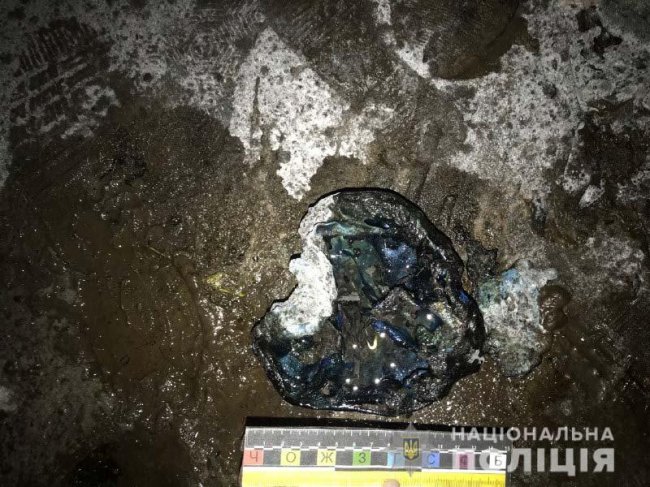 У Рівному молодик підпалив  Lexus  і ледь не згорів сам. ФОТО