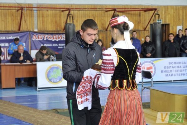 У Луцьку змагалися штангісти. ФОТО