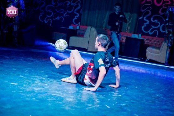 Фото футбольної вечірки в «трьошці»