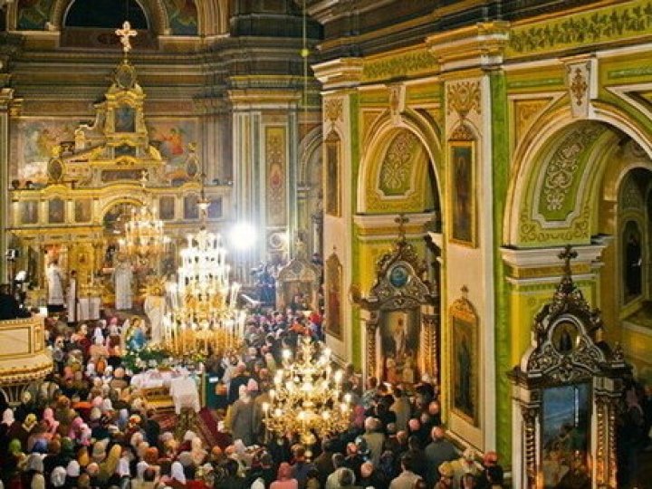 Розклад богослужінь у храмах Луцька на Святвечір та Різдво