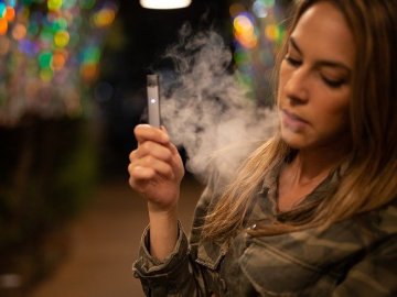 Куріння біля університетів у Луцьку: як студентам не отримати штраф 