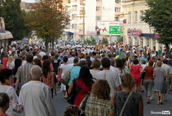 «Поліське літо з фольклором» завершили парадом, концертом і феєрверком. ФОТО