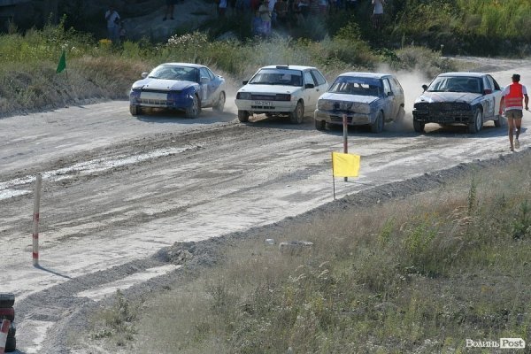 Під час автогонок під Луцьком перекинувся автомобіль. ФОТО