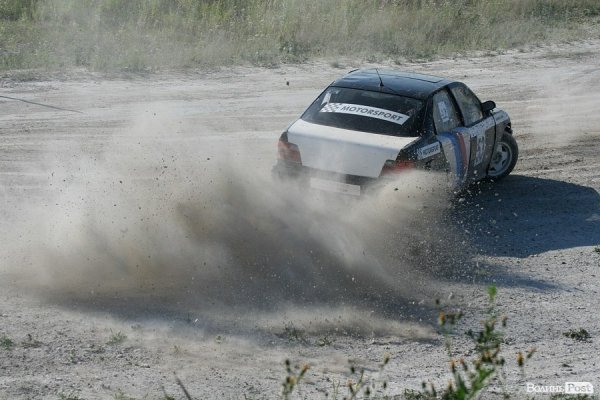 Під час автогонок під Луцьком перекинувся автомобіль. ФОТО