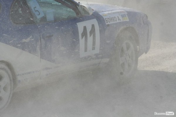 Під час автогонок під Луцьком перекинувся автомобіль. ФОТО