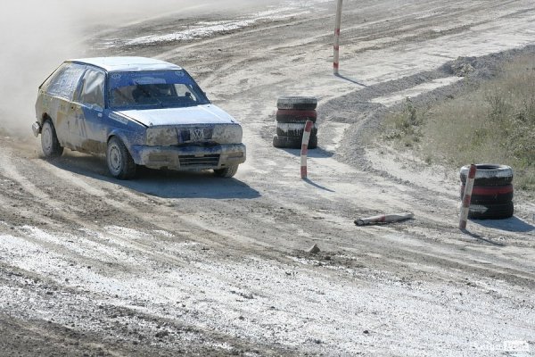 Під час автогонок під Луцьком перекинувся автомобіль. ФОТО